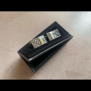 Carbon fiber cuff links